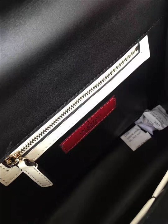 Valentino Garavani chain cross body bag (Varied Colors)