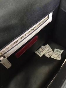 Valentino Garavani chain cross body bag (Varied Colors)