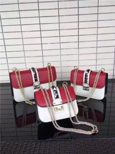 Valentino Garavani chain cross body bag (Varied Colors)