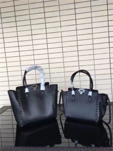 Valentino Rockstud Small Handbag Black/Ruthenium