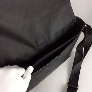 Louis Vuitton District MM Damier Infini