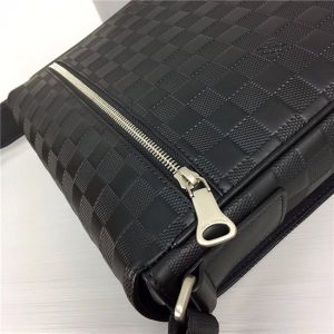 Louis Vuitton District PM Damier Infini