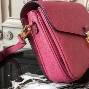 Louis Vuitton Pochette Metis Rose Bruyere