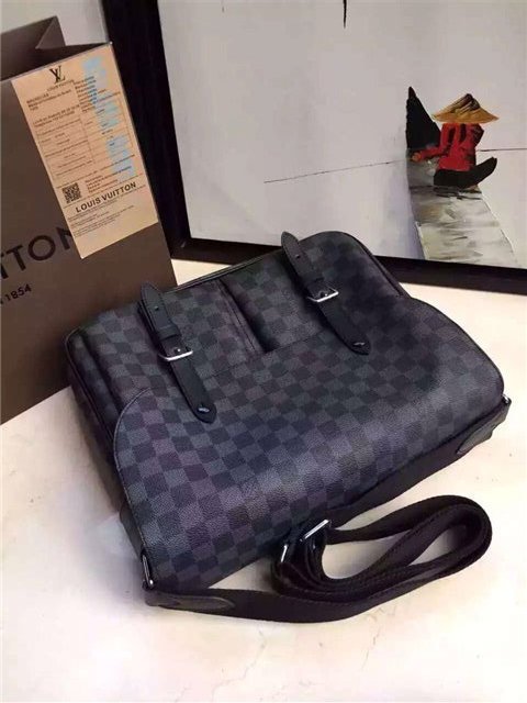 Louis Vuitton Christopher Messenger Damier Graphite