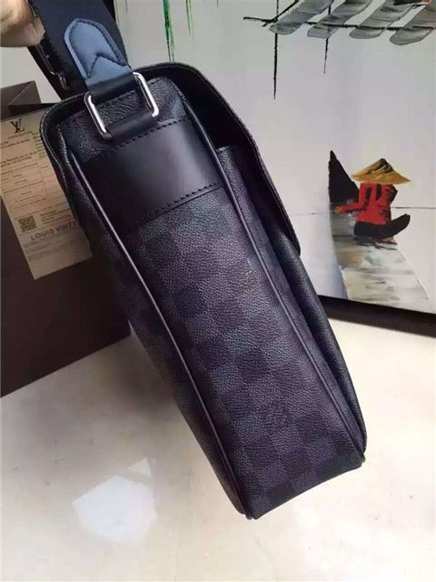 Louis Vuitton Christopher Messenger Damier Graphite