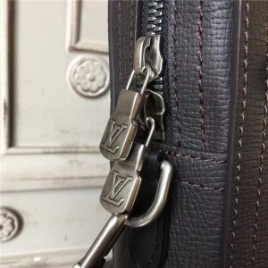 Louis Vuitton Canyon Biefriefcase Marron