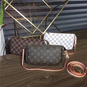 Louis Vuitton Pochette Accessoires Monogram