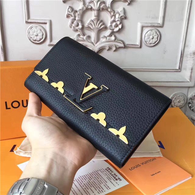 Louis Vuitton Capucines Wallet Noir