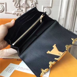 Louis Vuitton Capucines Wallet Noir