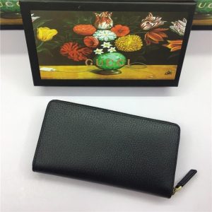 Gucci Leather Zip Around Wallet With Web