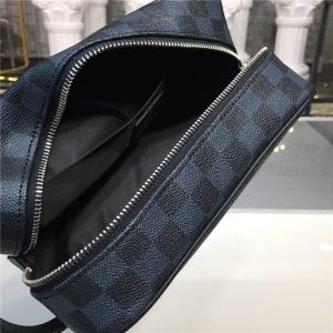 Louis Vuitton Washbag Damier Cobalt Canvas