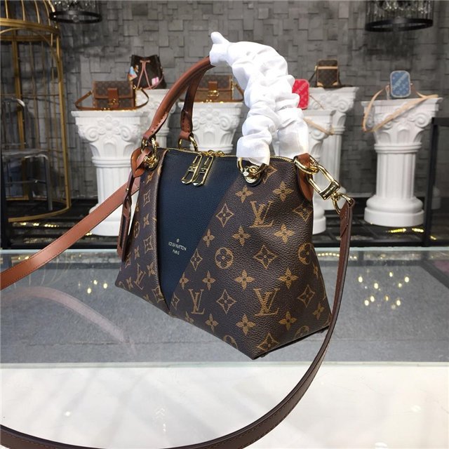 Louis Vuitton V Tote BB Noir