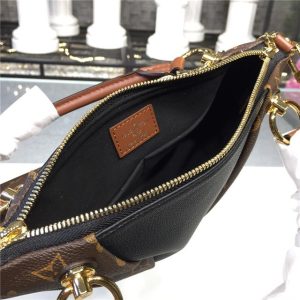 Louis Vuitton V Tote BB Noir