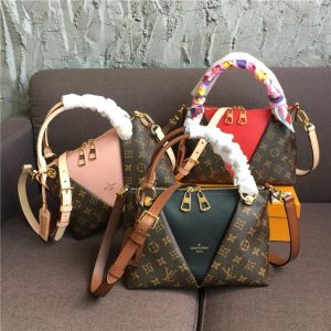 Louis Vuitton V Tote BB Noir