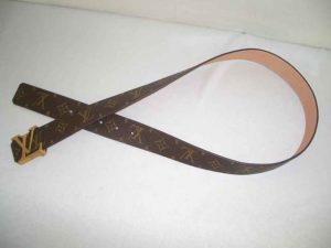 Louis Vuitton LV Initials Belt w/gold