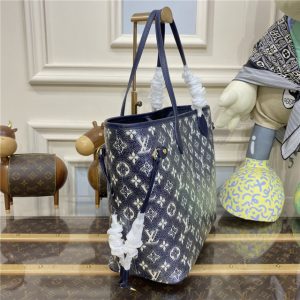 Louis Vuitton Neverfull MM M22921