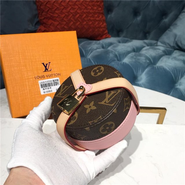 Luxurious textures and iconic House motifs