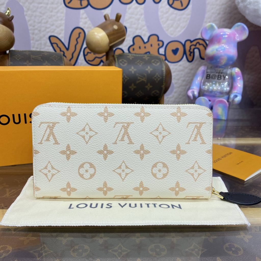 Louis Vuitton Zippy Wallet M83093-2