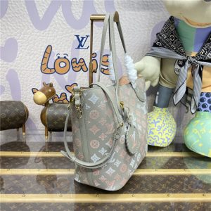 Louis Vuitton Blossom MM M23387