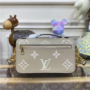Louis Vuitton Pochette Metis East West M23081 Dove/Cream