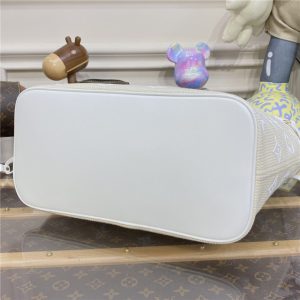 Louis Vuitton Neverfull MM M22839 Beige