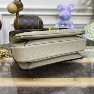 Louis Vuitton Pochette Metis East West M23081 Dove/Cream