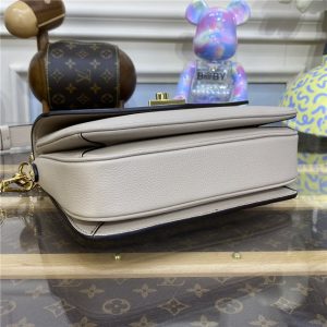 Louis Vuitton Oxford Lockme M22792 Greige