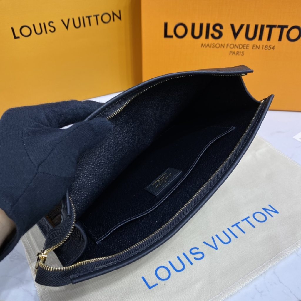 Louis Vuitton Toiletry Pouch 26 Noir