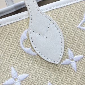 Louis Vuitton Neverfull MM M22839 Beige