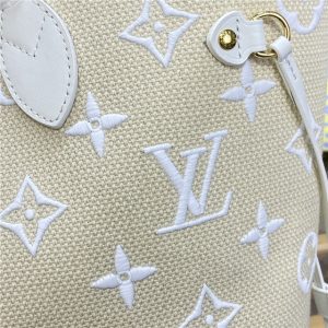 Louis Vuitton Neverfull MM M22839 Beige