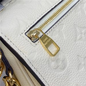 Louis Vuitton Pochette Metis East West M22942 Cream