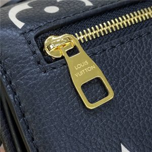 Louis Vuitton Pochette Metis East West M46596 Black/Beige