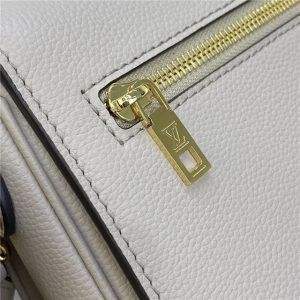 Louis Vuitton Oxford Lockme M22792 Greige