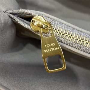 Louis Vuitton Pochette Metis East West M23081 Dove/Cream
