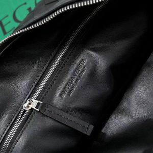 Bottega Veneta Jodie large 40cm black