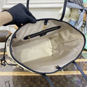 Louis Vuitton Neverfull MM M22838 Black/Beige