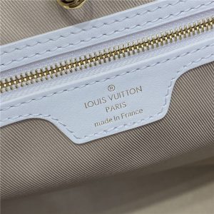 Louis Vuitton Neverfull MM M22839 Beige