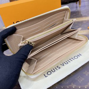 Louis Vuitton Zippy Wallet M83093-9