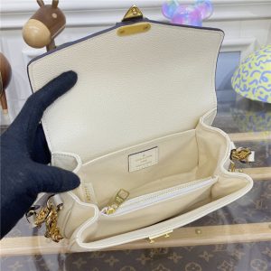 Louis Vuitton Pochette Metis East West M22942 Cream