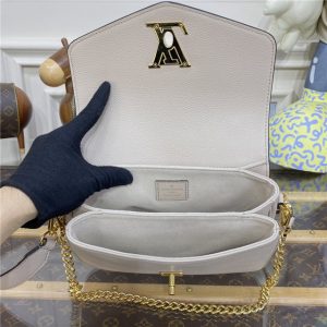 Louis Vuitton Oxford Lockme M22792 Greige