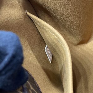 Around Me PM M47117-10.jpg