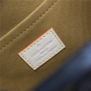 Around Me PM M47117-8.jpg