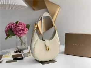 Bvlgari Serpenti Ellipse 291640 White Leather-2.jpg