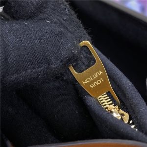 Dauphine MM M45958-7.jpg