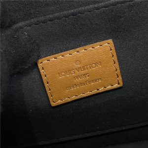 Dauphine MM M45958-8.jpg