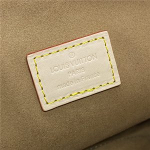 Dauphine Soft GM M47149-10.jpg
