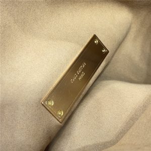 Dauphine Soft GM M47149-9.jpg