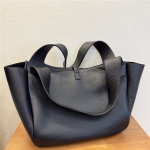 LE 5 A 7 Bea Bag 763435 Black-5.jpg