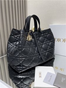 Large Dior Toujours Bag M2820 Black-2.jpg