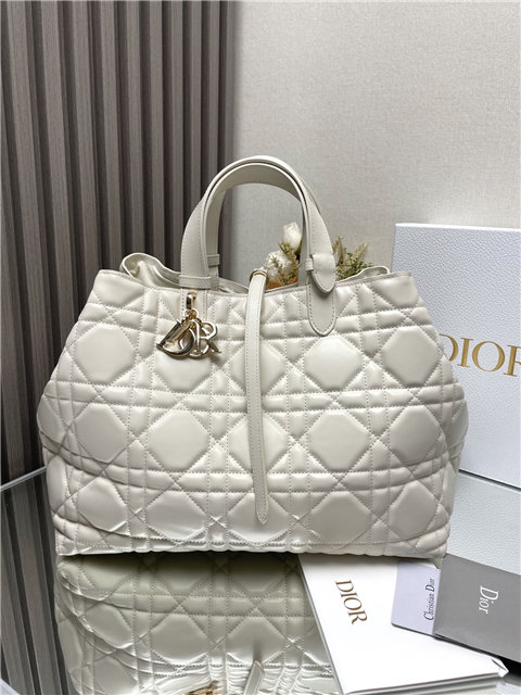 Large Dior Toujours Bag M2820 White-1.jpg